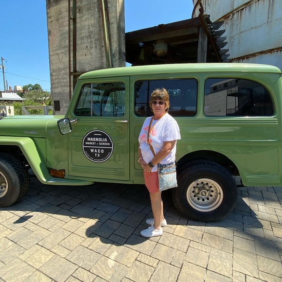 Meet your Posher, Janice - Picture 2 of 3